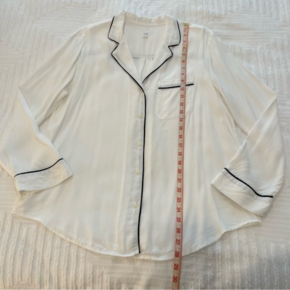 Gap Pajama style button-down blouse - Black & White - Large - Picture 11 of 13